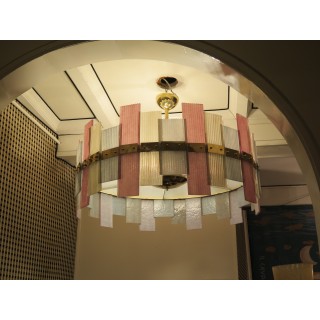 L 77   Lampadario dalla forma circolare in vetro di murano