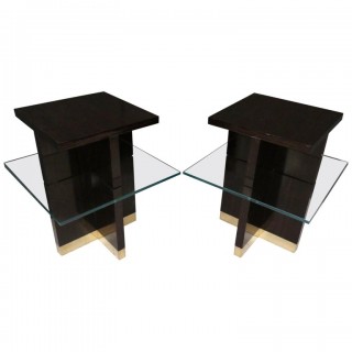 T 156  Coppia di tavolini...