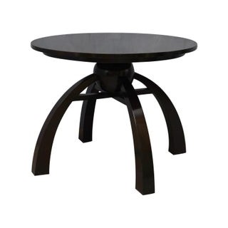 T 144 Coppia di tavolini in lacca nera