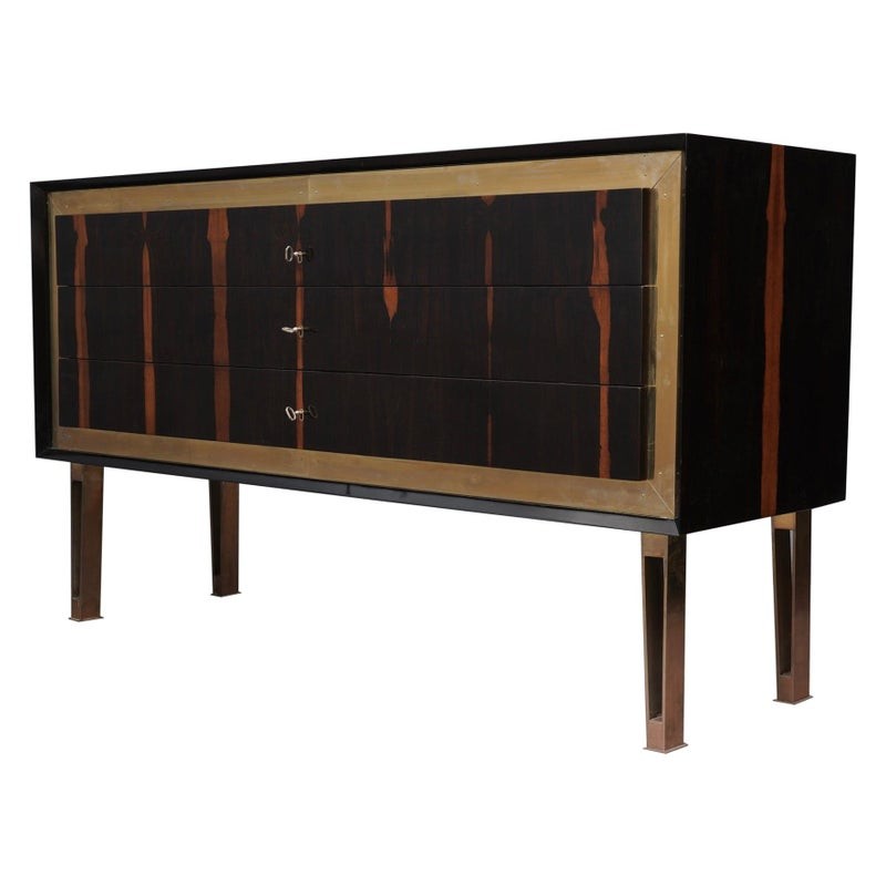 C 91  Cassettiera lastronata in legno di ebano