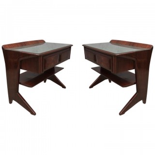 T 147  Coppia di comodini in legno di palissandro e opalina verde