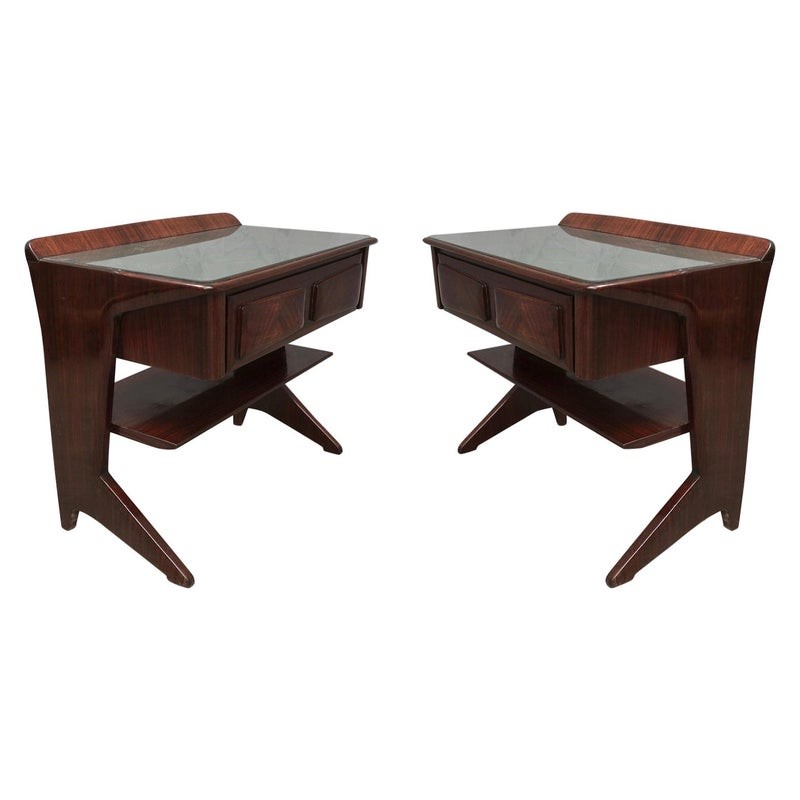 T 147  Coppia di comodini in legno di palissandro e opalina verde