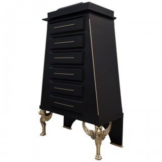 C 124 Cassettone in ottone e pergamena della metà del secolo, 1950