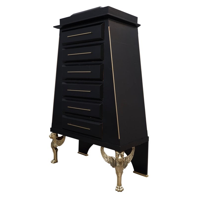 C 124 Cassettone in ottone e pergamena della metà del secolo, 1950