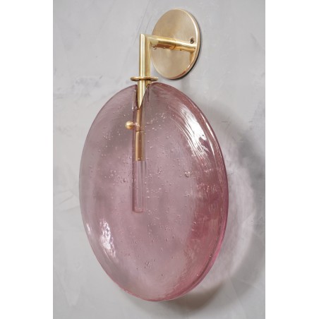 AP 112  Applique rotonda in vetro rosa di Murano e Ottone